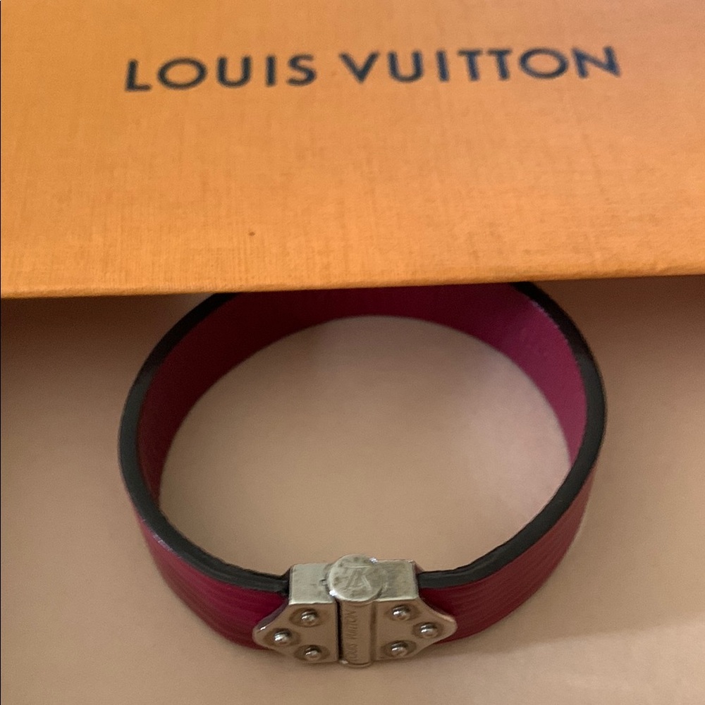 Louis Vuitton Pink Belt with Ornate Silver Buckle - Picture 9 of 10